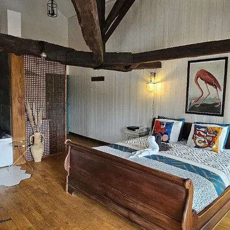 Apartment Penthouse Romantique, Confolens, Charente *