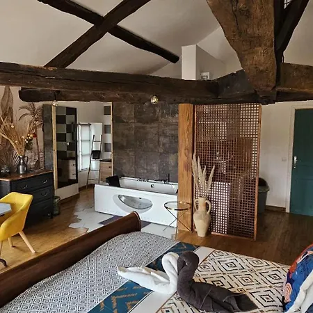 Penthouse Romantique, Confolens, Charente *